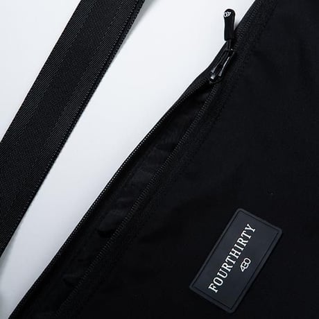 430 "LYR BIG BOAT SHOULDER BAG"