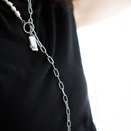 淡水パールのマンテルチェーンネックレス(LONG) シルバー　バロックパール付き