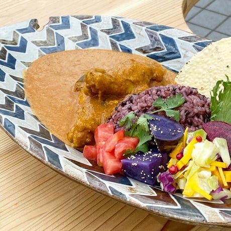 長期成熟鶏のチキンカレー／（新鮮な鶏を即常備食に！！）