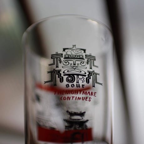 THE GOLDEN NIGHTMARE SOUR GLASS ver BARLIQUORS