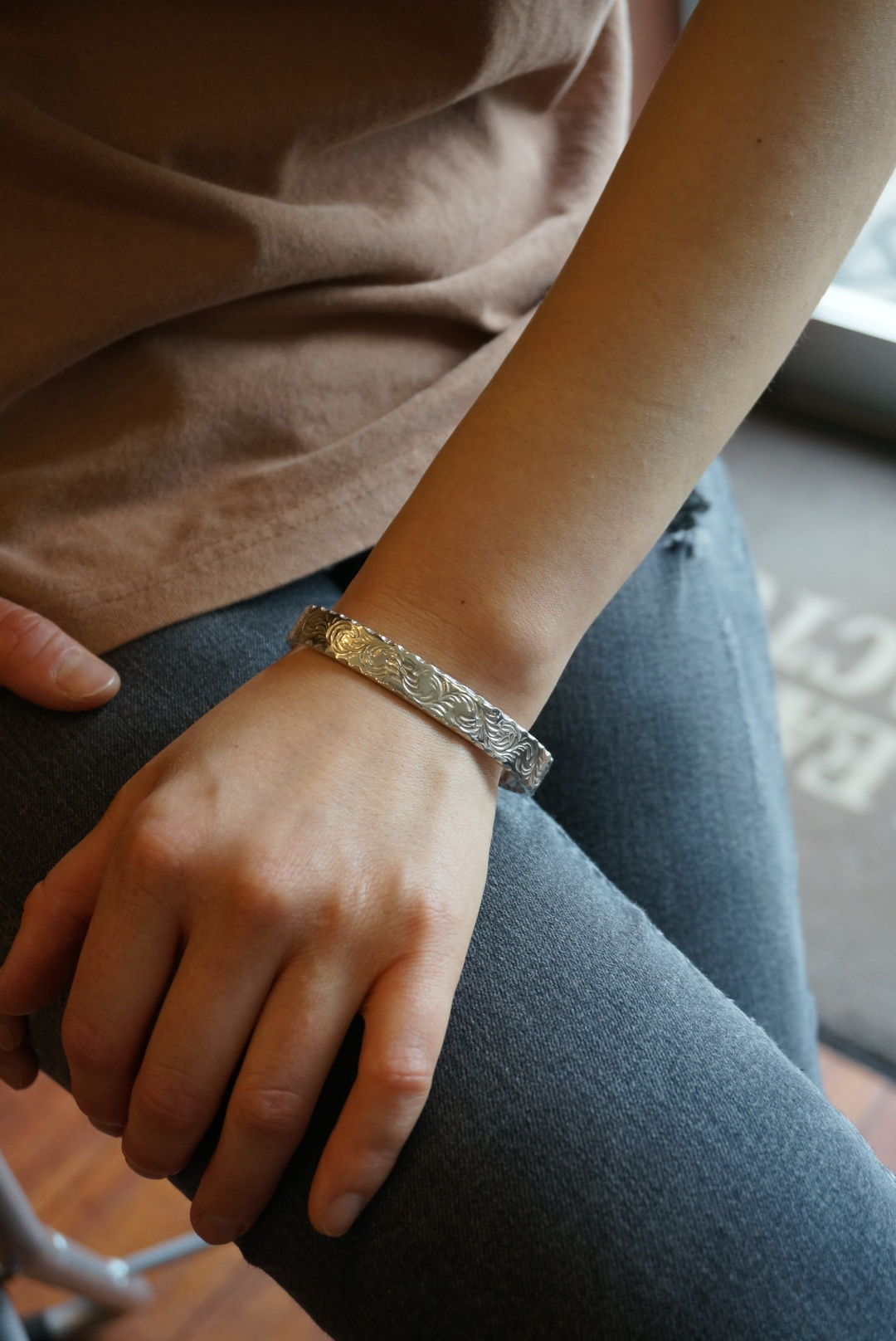 A,L,F silver 唐草バングル | A LEATHER FACTORY A,L,F silver 唐草バングル | A LEATHER FACTORY