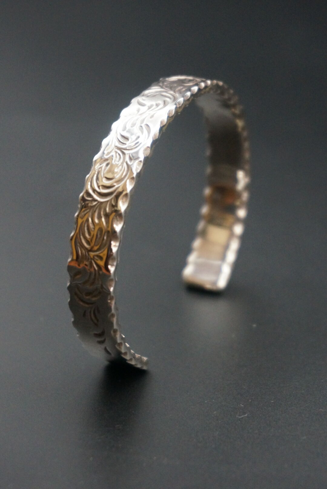 A,L,F silver 唐草バングル | A LEATHER FACTORY A,L,F silver 唐草バングル | A LEATHER FACTORY