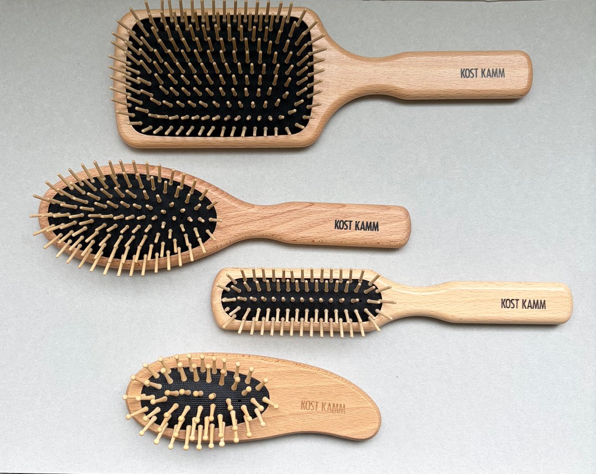 KOSTKAMM] Waxed Beech Wood Dolphin Brush / 14