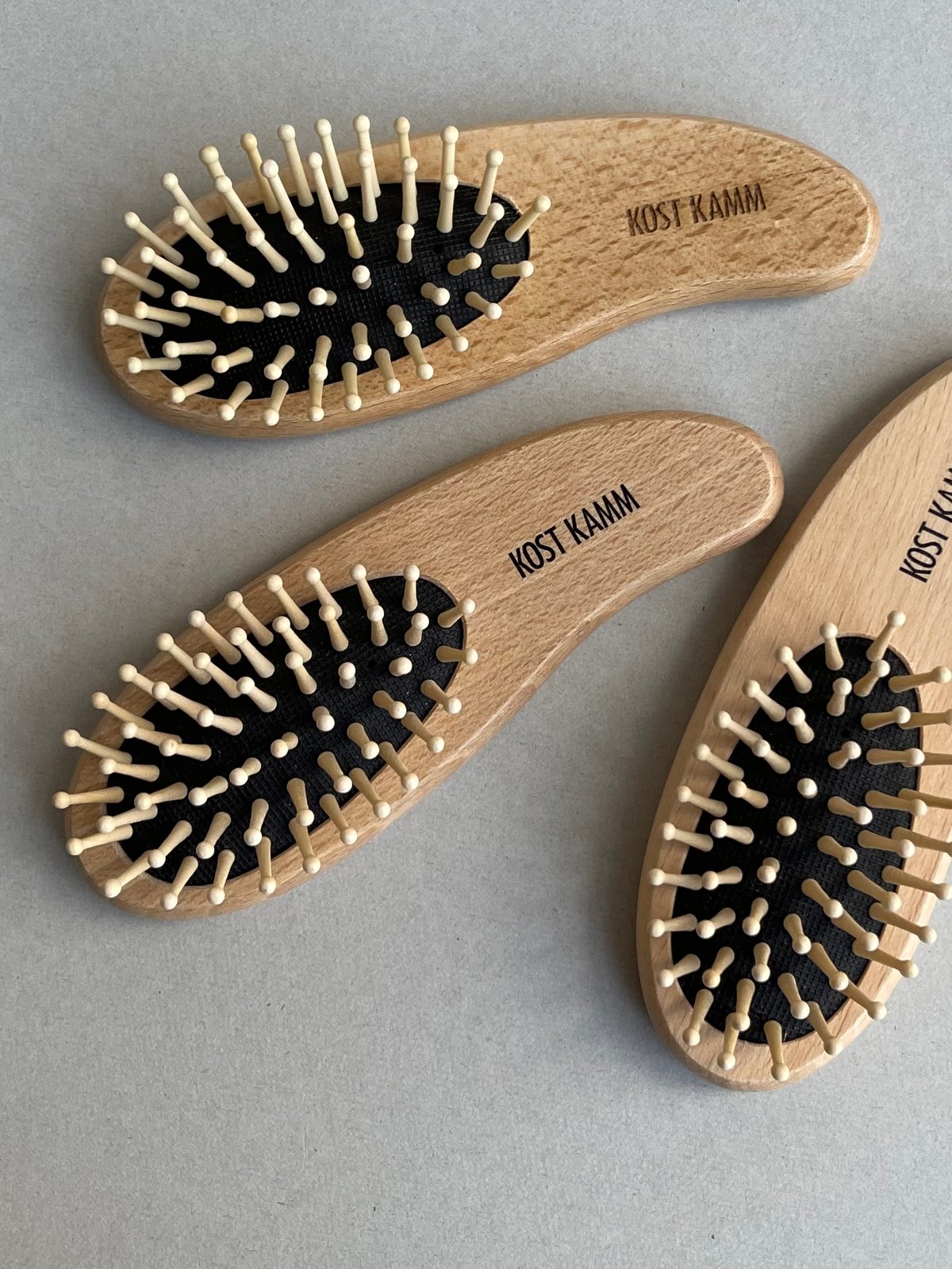 ヘアブラシ・コーム Balumo Brush バルモブラッシュ ブラシ型美容育毛機器 -女性の薄毛治療・FAGA治療は