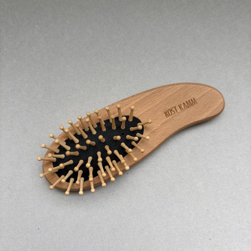 KOSTKAMM] Waxed Beech Wood Dolphin Brush / 14