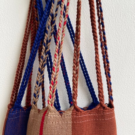 [pips]  Cotton Handwoven Hammock bag / navy blue