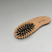 [KOSTKAMM]  Waxed Beech Wood Dolphin Brush / 14.5cm / ドルフィン型ブラシ / 4550