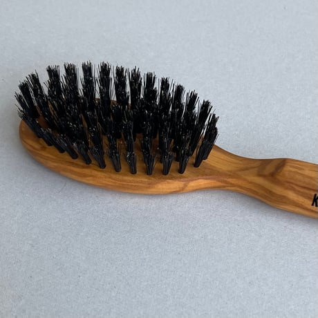 [KOSTKAMM]  Olive Wood Hair Brush with Black Boar Bristle / 17cm / オリーブウッド オーバル型 黒猪毛ブラシ / 4207