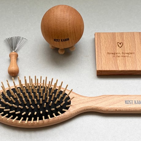 [KOSTKAMM]  Beech Wood Comb and Brush cleaner
