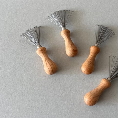 [KOSTKAMM]  Beech Wood Comb and Brush cleaner