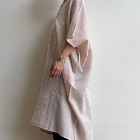 [ pips ] / plainly woven  cotton huipil /  Pink