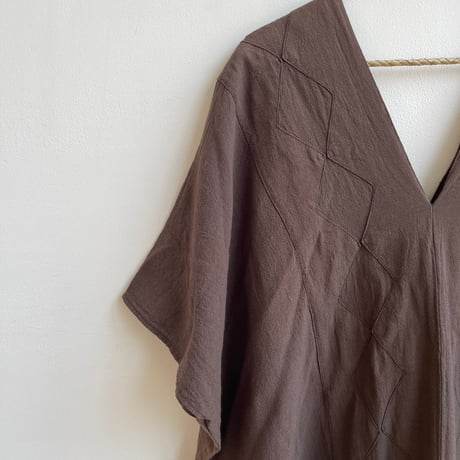 [ pips ] / plainly woven  cotton huipil /  Brown