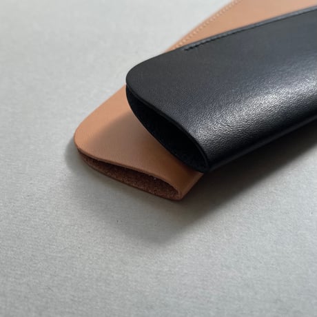 [KOSTKAMM]  Vegetable Tanned Leather case  / 60 H / 17 E