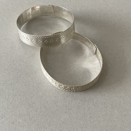 [ishi jewelry]  gonul collection / middle /  silver bangle
