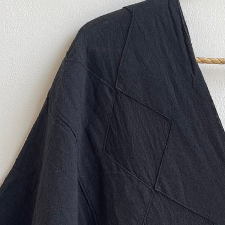 [ pips ] / plainly woven  cotton huipil / Black
