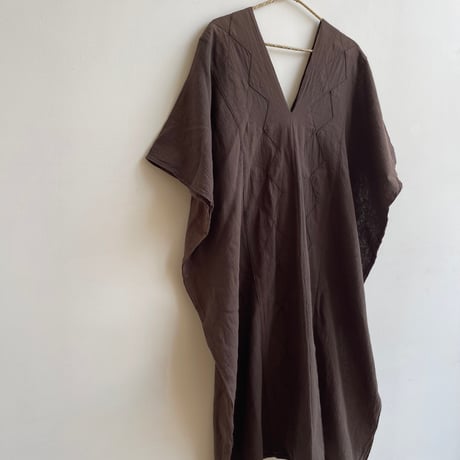 [ pips ] / plainly woven  cotton huipil /  Brown