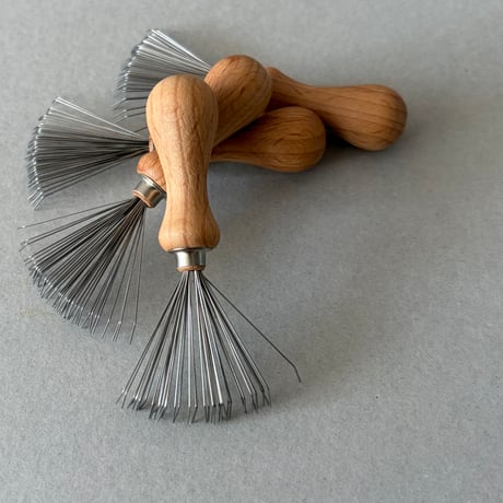 [KOSTKAMM]  Beech Wood Comb and Brush cleaner