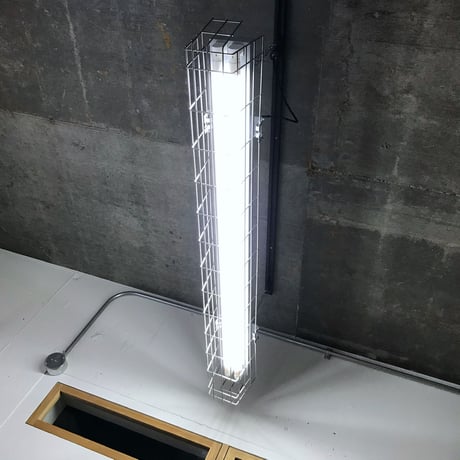 （器具に変更にあり）４台セット【GR40-2LSG】配線ダクト用 2灯LEDライト 笠なし ステンレスガード付き