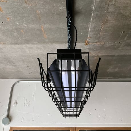 【B-2LG】ダクトレール用２灯LEDライト  つや消し黒　笠付き　ガード