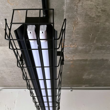 【B-2LG】ダクトレール用２灯LEDライト  つや消し黒　笠付き　ガード