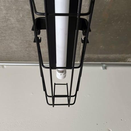 【B-1KG16】配線ダクトレール用1灯　Hf蛍光灯器具   ガード付き つや消し黒