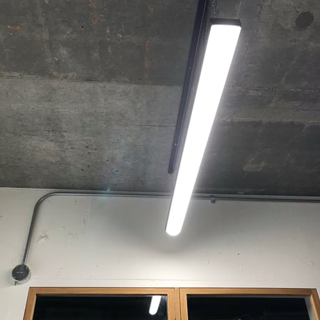 (2台セット)20年製中古【B-LB】配線ダクト用   LEDライト　つや消し黒　※ライトバーに傷、汚れがあり