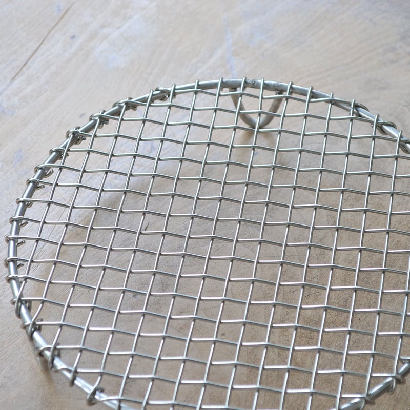 丸網足付・Mサイズ 19cm(辻和金網) | 暮らしの雑貨店 コネッタ 丸網足付・Mサイズ 19cm(辻和金網) | 暮らしの雑貨店 コネッタ