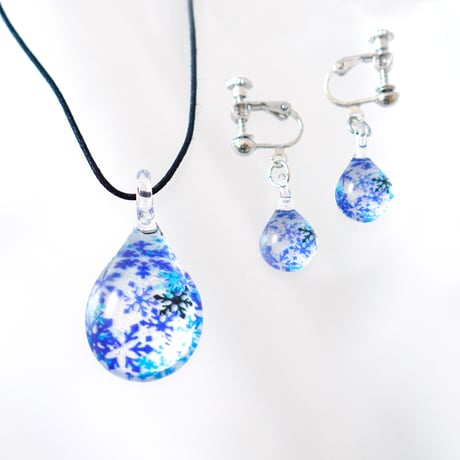 ＜Blue Snow Patternセット＞ ネックレス＋ピアス／イヤリングSサイズ
