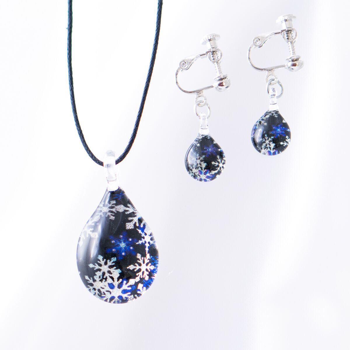 Falling Snowセット> ネックレス+ピアス/イヤリングSサイズ Falling Snowセット> ネックレス+ピアス/イヤリングSサイズ