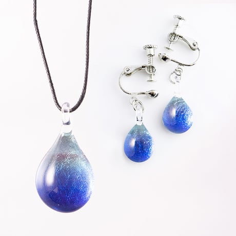 【夏限定】Blue Oceanセット　ネックレス＋ピアス／イヤリング ＜海の謌 umi no uta  GLASS JEWELRY＞