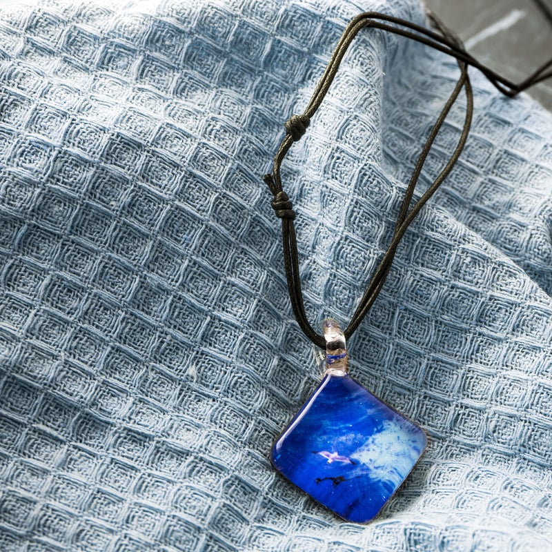 【公式グッズ】Nunew ARフレーム（B） ｱｸﾘﾙｽﾀﾝﾄﾞB・NuNew | Sony Music Shop・CD・DVD・ﾌﾞﾙｰﾚｲ・ｱｰﾃｨｽﾄ