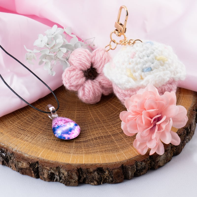 SAKURA & 桜とカップケーキのあみぐるみキーホルダーセット SAKURA & 桜とカップケーキのあみぐるみキーホルダーセット