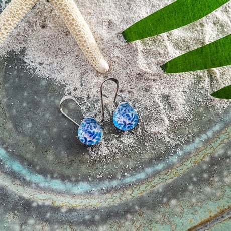 【夏限定】Blue Leaf ピアス＜海の謌 umi no uta  GLASS JEWELRY＞ [UEWXS-004]
