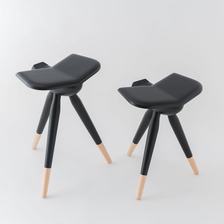YATAGARASU STOOL    八咫烏スツール　ー顔なし・LOW・黒ー