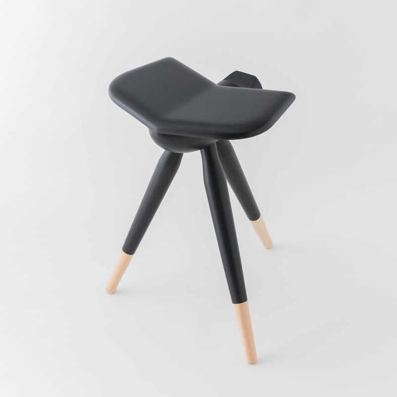 YATAGARASU STOOL 八咫烏スツール ー顔なし・HIGH・黒ー | 謹製