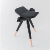 YATAGARASU STOOL 八咫烏スツール ー顔なし・HIGH・黒ー | 謹製しい