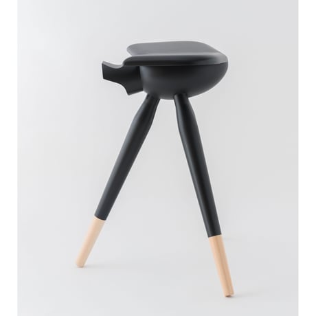 YATAGARASU STOOL    八咫烏スツール　ー顔なし・LOW・黒ー