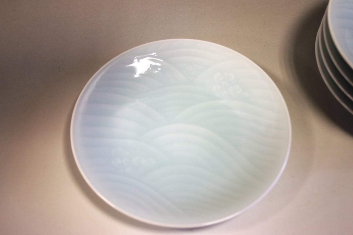 桃山窯 青白磁 青海波銘々皿【菓子器/銘々皿/新作】 | 龍門堂 桃山窯 青白磁 青海波銘々皿【菓子器/銘々皿/新作】 | 龍門堂