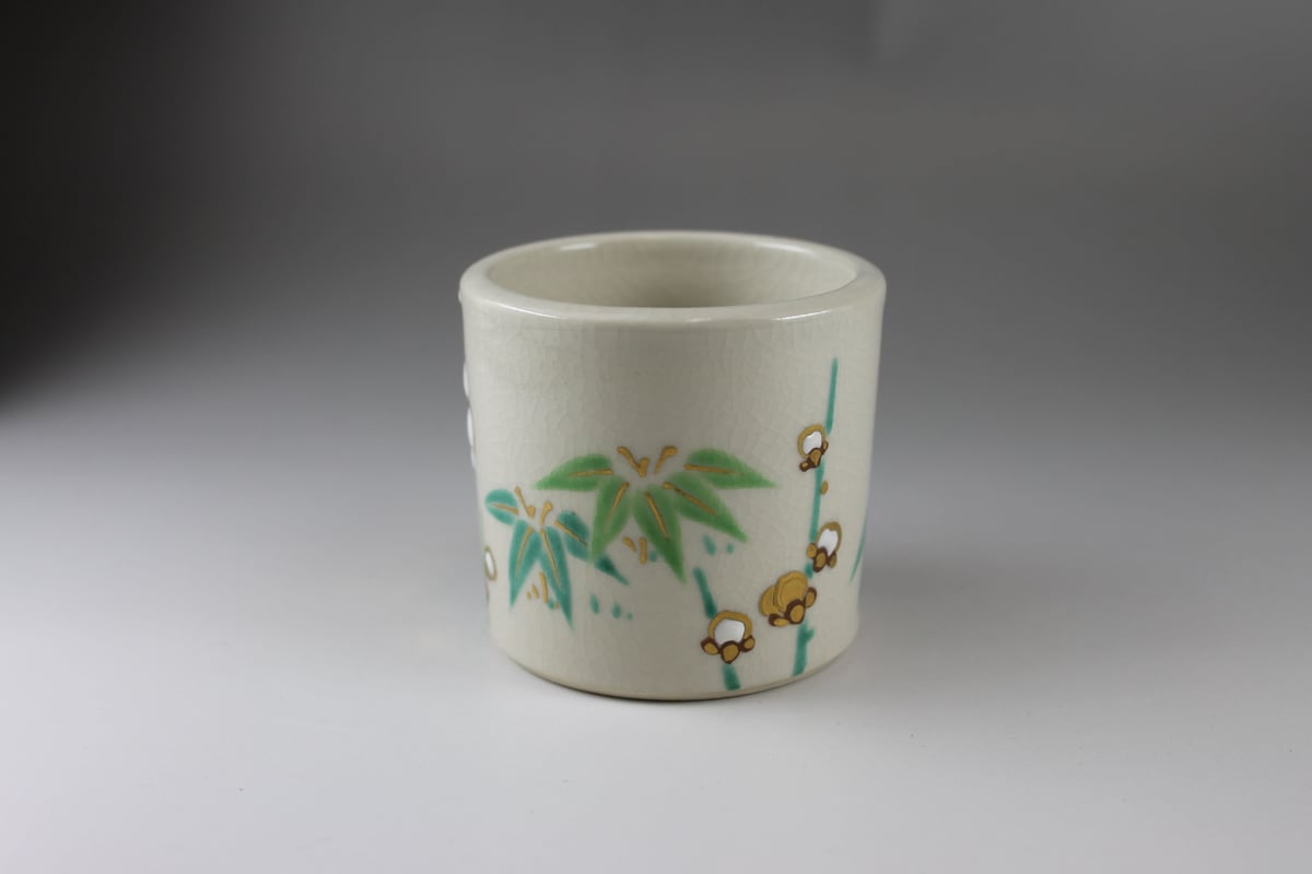 六代宮川香斎作 真葛色絵梅竹蓋置【茶道具/蓋置/真葛】 | 龍門堂 六代宮川香斎作 真葛色絵梅竹蓋置【茶道具/蓋置/真葛】 | 龍門堂