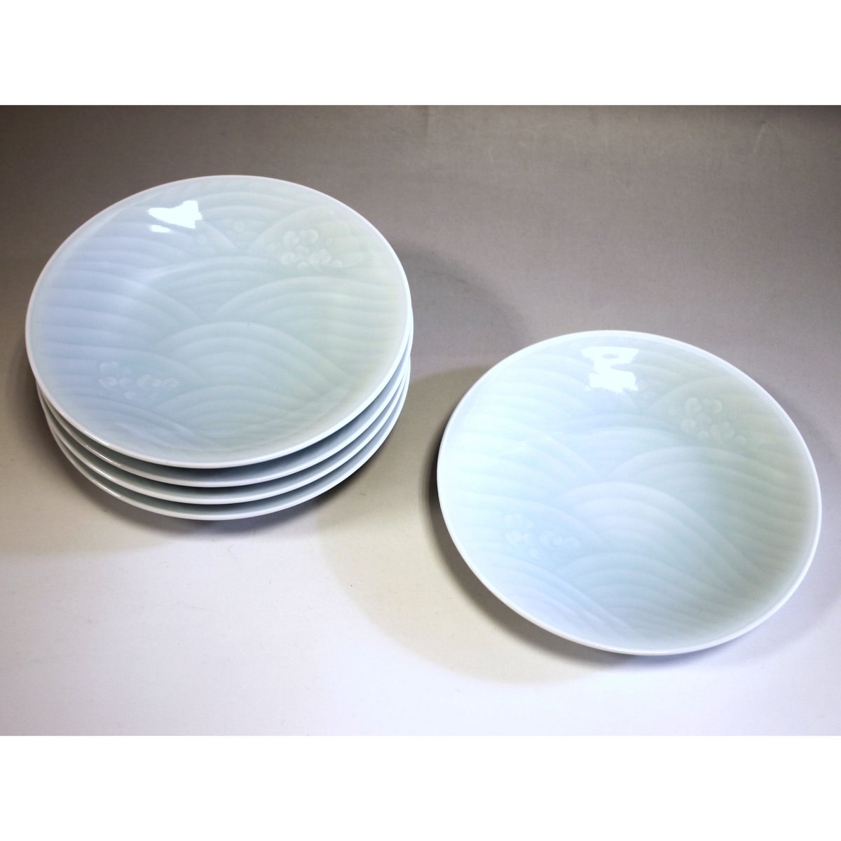 桃山窯 青白磁 青海波銘々皿【菓子器/銘々皿/新作】 | 龍門堂 桃山窯 青白磁 青海波銘々皿【菓子器/銘々皿/新作】 | 龍門堂