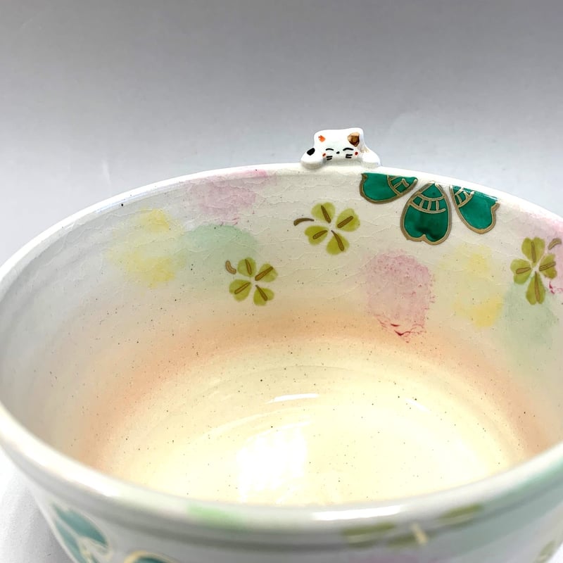 東山深山 クローバーと猫茶碗【新作／茶道具／茶碗／化粧箱入】 | 龍門堂