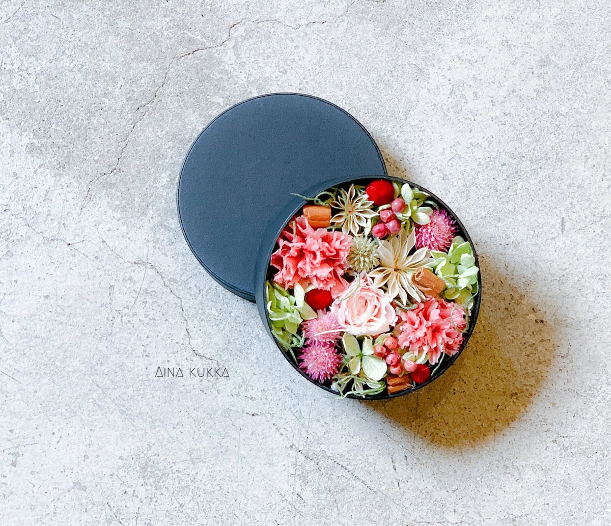 バラとカーネーションのフラワーボックス]カラー2種/プリザーブド