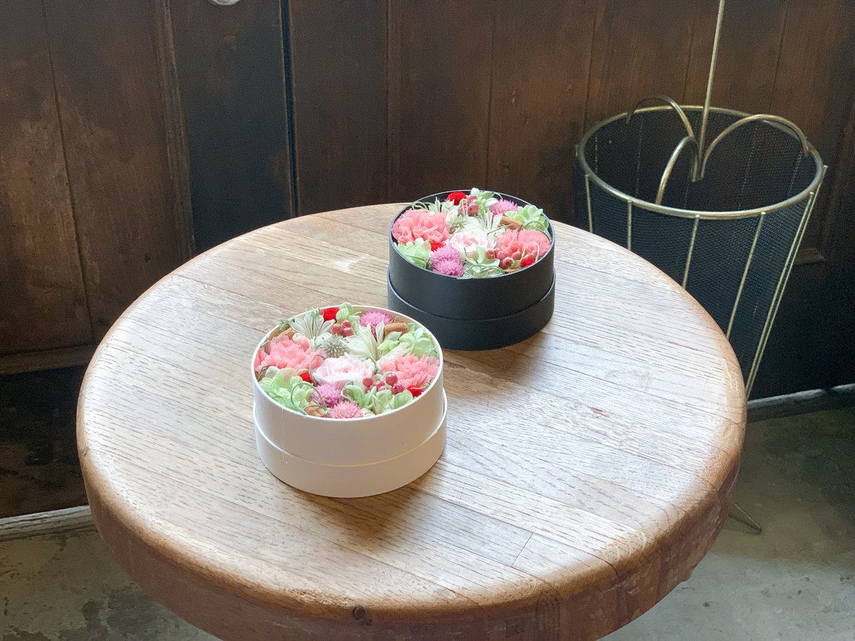 バラとカーネーションのフラワーボックス]カラー2種/プリザーブド 