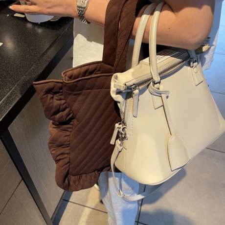 【In the morning】QUILTED RUFFLED BAG (Brown)