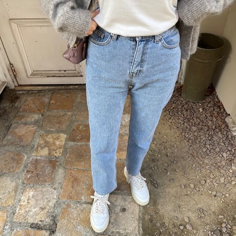 Loose fit ankle denim