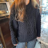 Low gauge cable knit (Black)