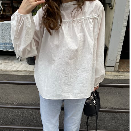 Gather tuck blouse(White)