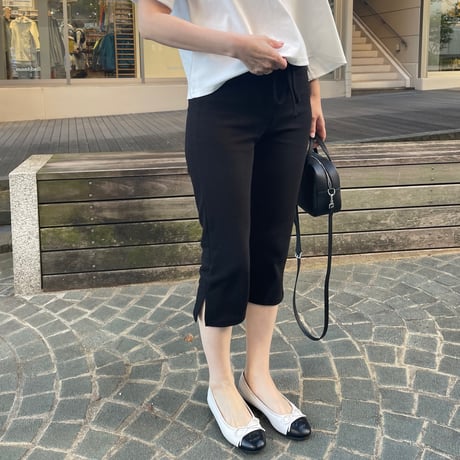Slit capri pants