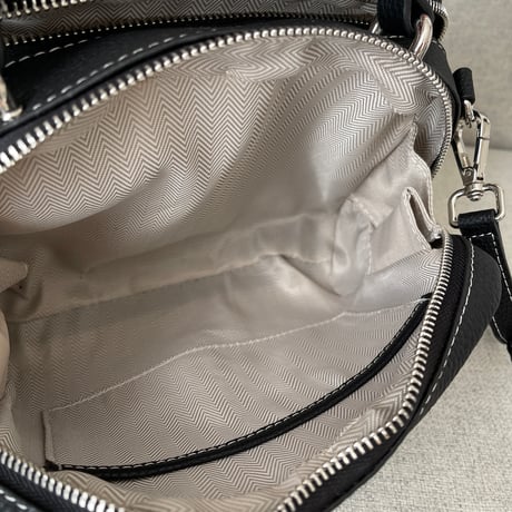 Compact leather bag(Black)