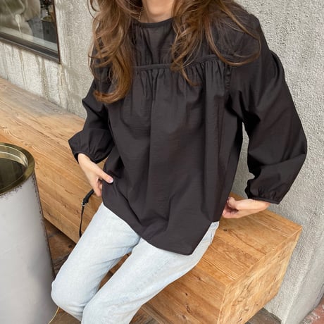 Gather tuck blouse(Black)